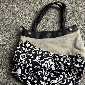 Thirty One- Elegant Champagne and Black interchangeable handbag.